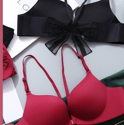 Új modell női szett kereszt pántokkal és csipkés bikinivel