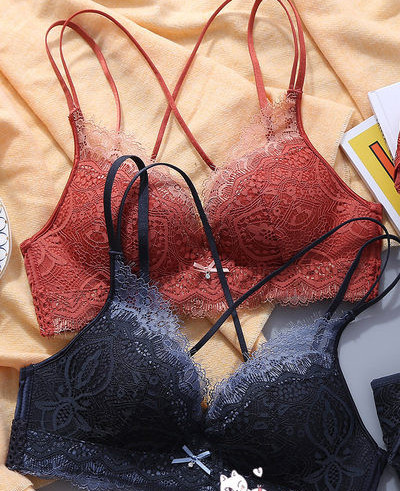 Női intim melltartó és bikini szett csipkével