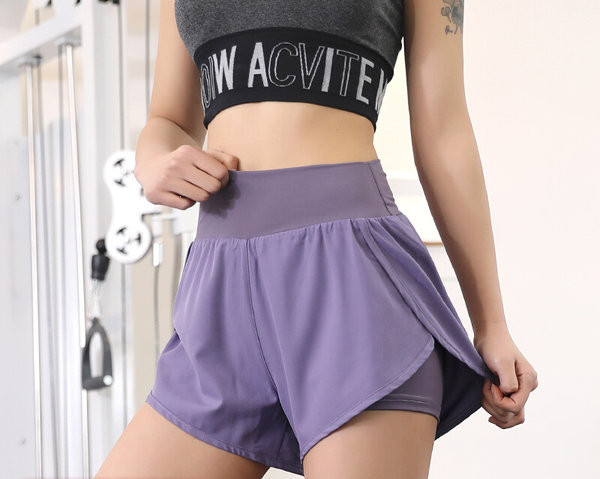 Γυναικείο σορτς σε τρία χρώματα