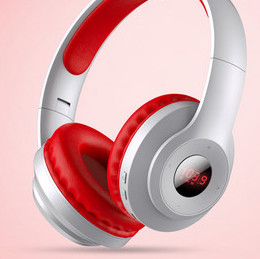 Juhtmeta Bluetooth-peakomplekt koos FM-iga