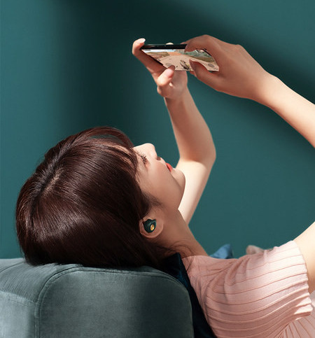 Vezeték nélküli fejhallgató töltődobozzal