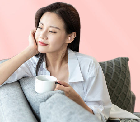 Vezeték nélküli Bluetooth headset 4 és 8 óra közötti akkumulátor-üzemidővel