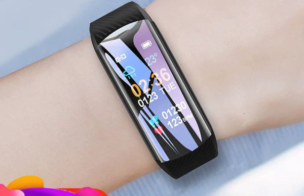 Fitness narukvica s pedometrom - mjerenje otkucaja srca