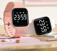 Sportski vodootporni sat sa silikonskim remenom