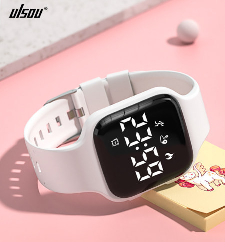 Sportski vodootporni sat sa silikonskim remenom