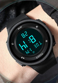 Neperšlampamas sportinis laikrodis su silikoniniu dirželiu