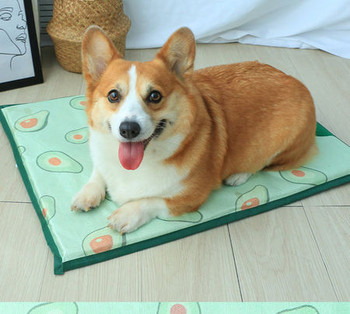 Текстилна постелка за кучета в три размера
