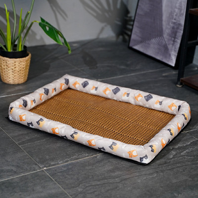 Лятна постелка с възглавничка за кучета