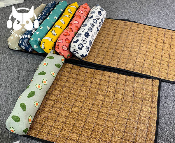 Лятна постелка за кучета - различни модели