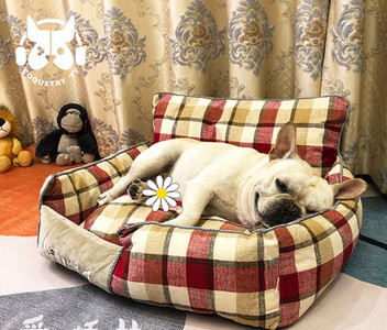 Карирано топло легло за кучета