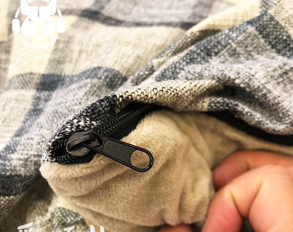 Карирано топло легло за кучета