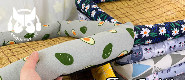 Лятна постелка за кучета с шарен десен