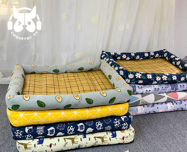 Лятна постелка за кучета с шарен десен