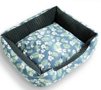 Текстилно цветно легло за кучета