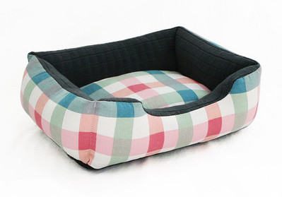 Текстилно цветно легло за кучета