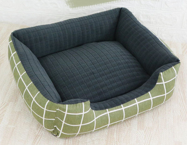 Текстилно цветно легло за кучета