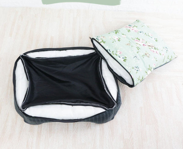 Текстилно цветно легло за кучета