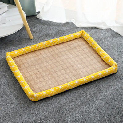 Лятна постелка за кучета с цветен десен