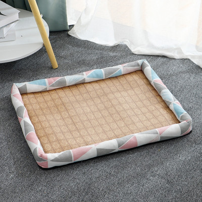 Лятна постелка за кучета с цветен десен