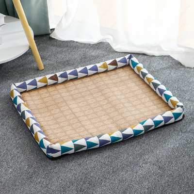 Лятна постелка за кучета с цветен десен