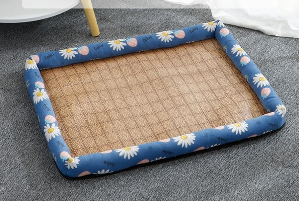 Лятна постелка за кучета с цветен десен