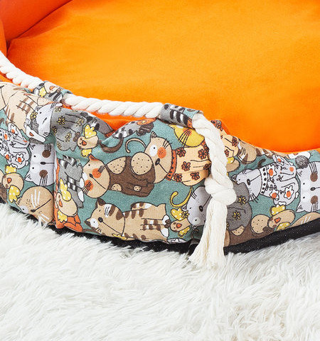 Цветно кучешко легло различни цветове