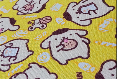 Текстилна възглавница за куче с шарен десен