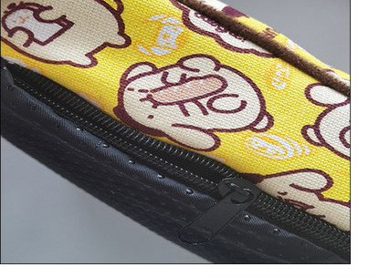 Текстилна възглавница за куче с шарен десен