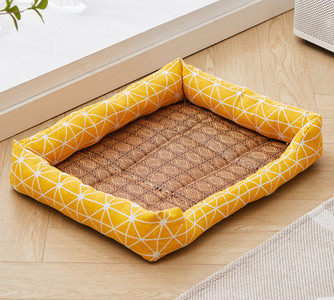 Текстилно легло за кучета подходящо за лятото