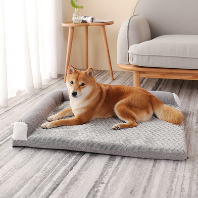 Плюшена постелка за кучета с възглавничка