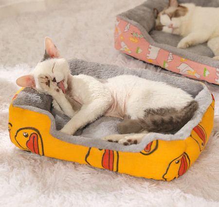 Топло пухено легло с цветен десен