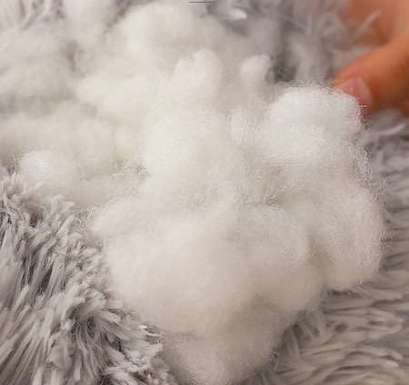 Pūkuota žiemos lova šunims