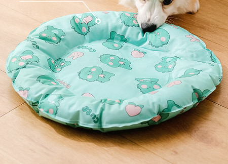 Надуваемо кучешко легло подходящо за басейн