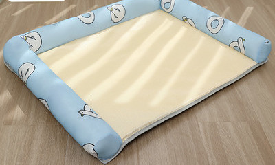 Текстилна кучешка постелка с възглавница