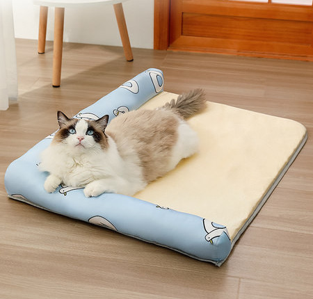 Текстилна кучешка постелка с възглавница