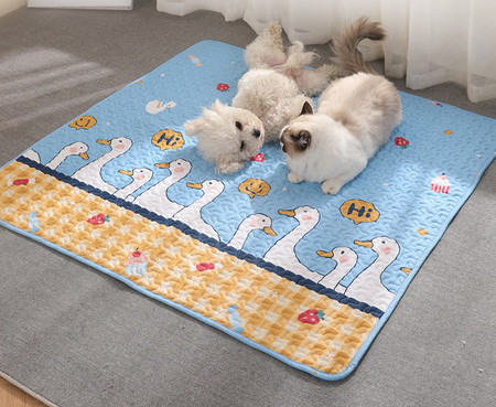 Текстилна постелка за домашни любимци с шарен десен