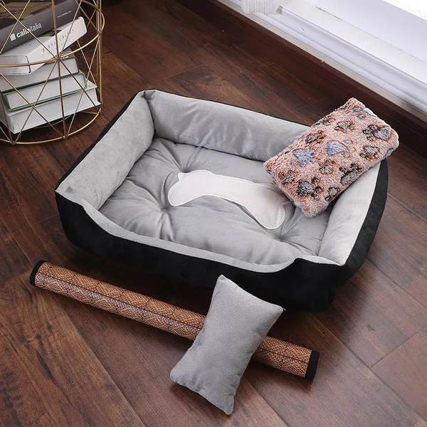 Kelių spalvų pliušinis šunų guolis