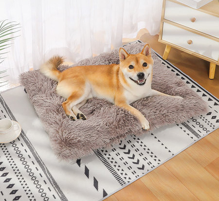 Топла пухена постелка за кучета