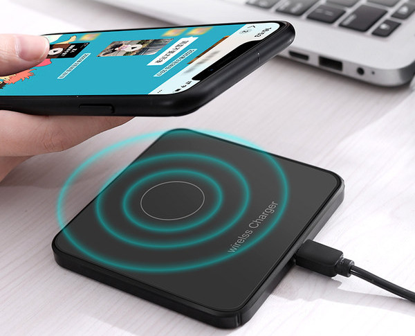 Безжично зарядно за мобилен телефон със стойка