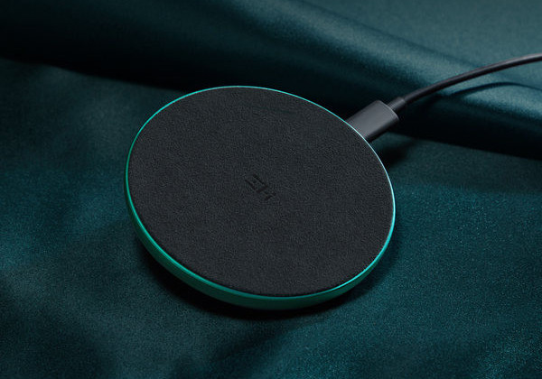 Универсално преносимо безжично зарядно за телефон 