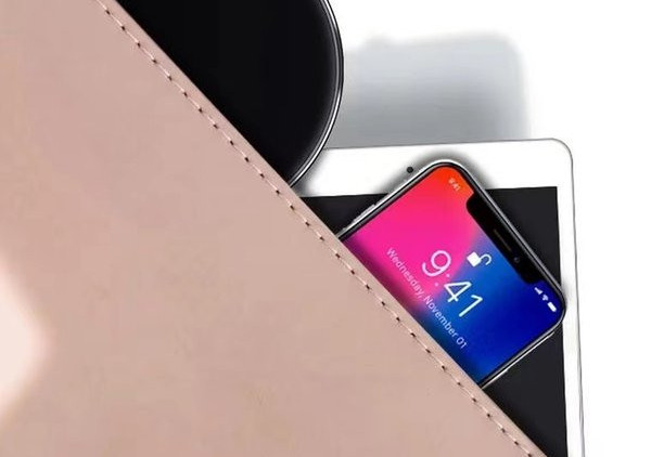 Безжично зарядно устройство за смартфон 