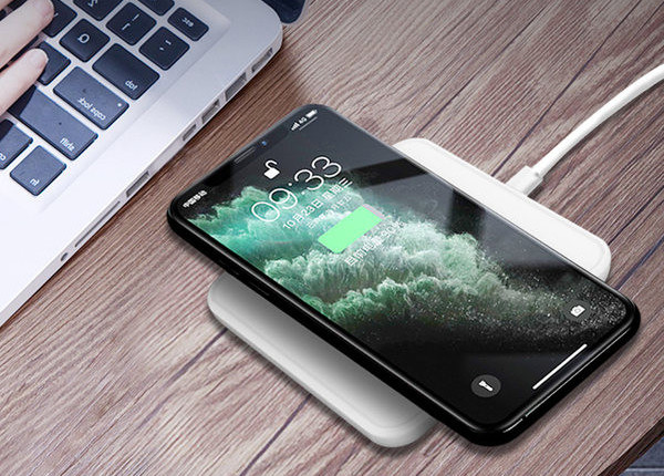 Безжично зарядно устройство за кола