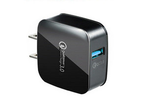 Univerzális hálózati töltő USB porttal