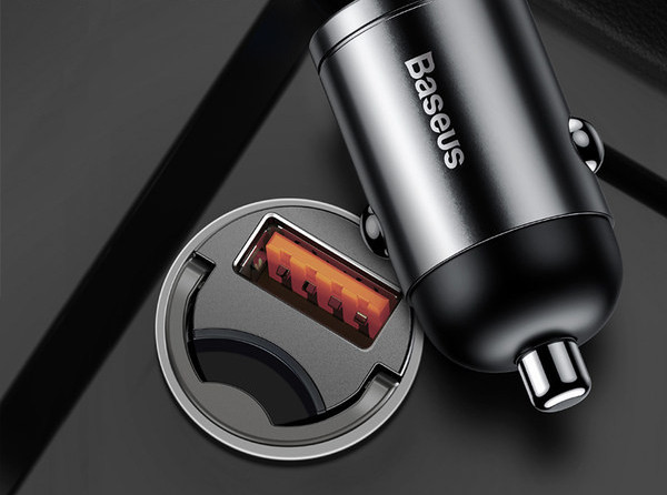 Многофункционално зарядно за кола с USB port