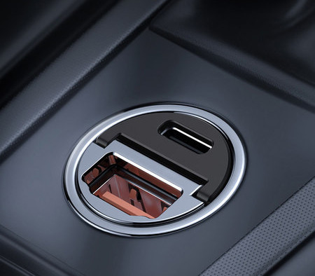 Зарядно за кола подходящо за телефон и таблет с 2 USB порта