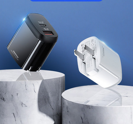 Univerzalni mrežni punjač s USB priključkom