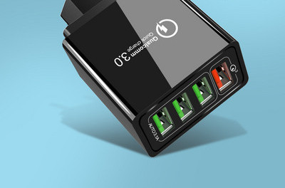 Hálózati töltő 4 USB porttal mobiltelefonhoz