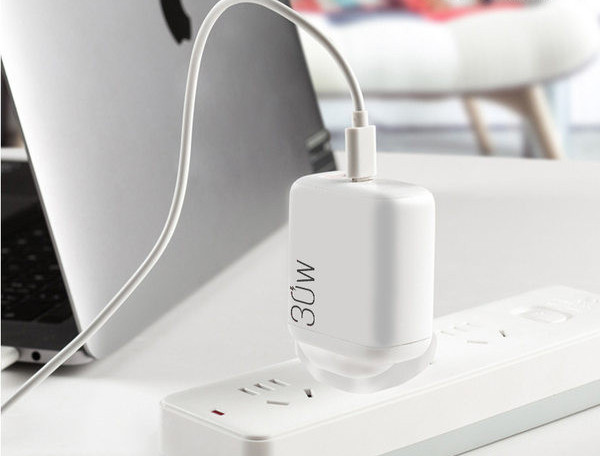 Универсално зарядно устройство с 2 USB порта