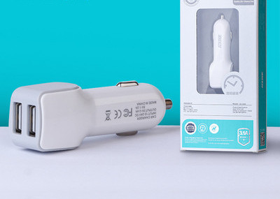 Autós töltő USB porttal