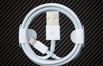 Universal φορτιστής με θύρα USB για κινητό τηλέφωνο